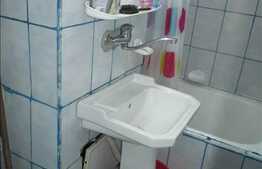 De vanzare 2 camere, 35 mp utili, parcare, boxa la subsol, zona strazii Parang!