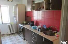 Apartament 4 camere, 82 mp utili, decomandat,  2 balcoane, zona strazii Tasnad!