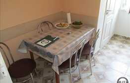 Apartament 4 camere, 82 mp utili, decomandat,  2 balcoane, zona strazii Tasnad!