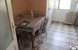 Apartament 4 camere, 82 mp utili, decomandat,  2 balcoane, zona strazii Tasnad!