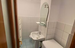 Apartament cu 3 camere, 2 bai, cu parcare, zona 