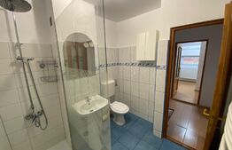 Apartament cu 3 camere, 2 bai, cu parcare, zona 