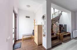 Casă deosebită de vânzare, 139 mp, teren 285 mp, intrare Sânpetru  