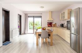 Casă deosebită de vânzare, 139 mp, teren 285 mp, intrare Sânpetru  