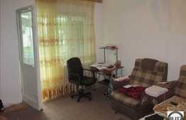 2 camere decomandat, 48 mp utili, etaj 1 in zona Parang