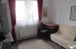 Apartament 3 camere, 51 mp utili, decomandat, zona strazii Parang!