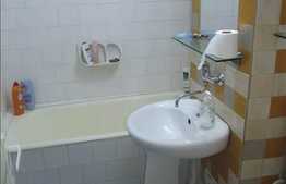 Apartament 3 camere, 51 mp utili, decomandat, zona strazii Parang!