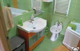 2 camere, decomandat, 57 mp, 2 balcoane, parcare, zona strazii Campului!