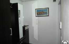 Apartament cu 2 camere, 52 mp, 3 balcoane, etajul 1, zona strazii Eroilor!