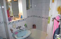 2 camere, 61 mp, decomandat, balcon, boxa la subsol, zona Piata Cipariu!