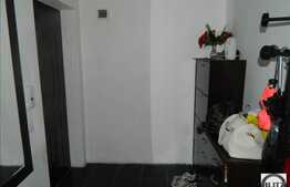 Apartament cu 52 mp, 3 balcoane, etaj intermediar, zona Eroilor! Parcare