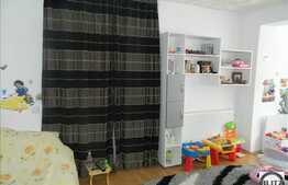 Apartament cu 52 mp, 3 balcoane, etaj intermediar, zona Eroilor! Parcare