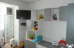 Apartament cu 52 mp, 3 balcoane, etaj intermediar, zona Eroilor! Parcare
