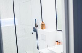 Apartament cu 3 camere, 79 mp, etaj intermediar, zona Vivo