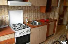 Apartament cu 3 camere de inchiriat, zona Hotel Premier, 62 mp