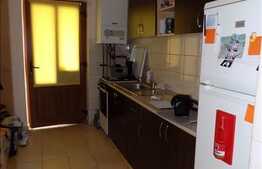 1 camera, 35 mp, parcare in curte, imobil tip casa, zona UMF!