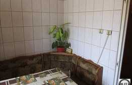 De vanzare apartament cu 3 camere decomandate 71 mp utili