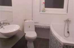 3 camere de inchiriat, 80 mp, imobil  nou, mobilat modern, cu terasa de 12 mp