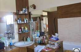 Apartament 3 camere, 67 mp, etaj intermediar, zona Sub Cetate! 2 garaje incluse!