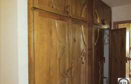 Apartament 3 camere, 67 mp, etaj intermediar, zona Sub Cetate! 2 garaje incluse!