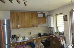 Apartament 3 camere, 67 mp, etaj intermediar, zona Sub Cetate! 2 garaje incluse!