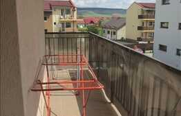 Apartament 3 camere, 67 mp, etaj intermediar, zona Sub Cetate! 2 garaje incluse!