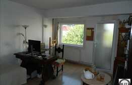 Apartament 3 camere, 74 mp, 2 balcoane, etaj intermediar, zona Piata Cipariu