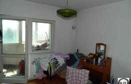 Apartament 3 camere, 74 mp, 2 balcoane, etaj intermediar, zona Piata Cipariu