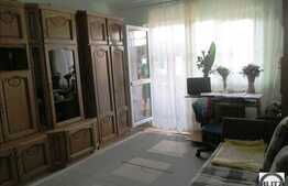 3 camere, 67 mp utili, decomandat, boxa la subsol, zona strazii Trascaului!