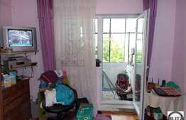 Apartament 3 camere, 70 mp, decomandat, boxa subsol, zona Billa