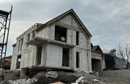 Casa individuala, 4 camere,136mp, teren 700mp, garaj 21mp, intrare Chinteni