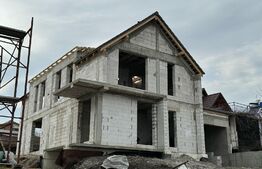 Casa individuala, 4 camere,136mp, teren 700mp, garaj 21mp, intrare Chinteni