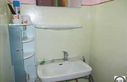 3 camere, 68 mp, decomandat, boxa la subsol, A.C., zona strazii Observator!