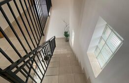 Duplex 140 mp utili, 5 camere, 2 bai, parcare, zona Centrala