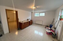 Duplex 140 mp utili, 5 camere, 2 bai, parcare, zona Centrala
