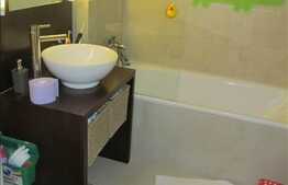 4 camere, 100 mp, decomandat, 3 balcoane, boxa, garaj, zona strazii Arinilor