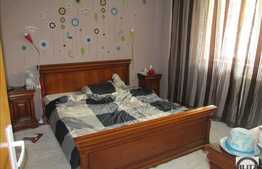 4 camere, 100 mp, decomandat, 3 balcoane, boxa, garaj, zona strazii Arinilor