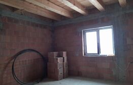 2 CASE DE VÂNZARE în municipiul SĂCELE 