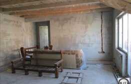 Vanzare mansarda nefinisata cu 57 mp utili, balcon, zona magazinului Profi!