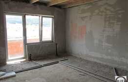 Vanzare mansarda nefinisata cu 57 mp utili, balcon, zona magazinului Profi!