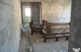 Vanzare mansarda nefinisata cu 57 mp utili, balcon, zona magazinului Profi!