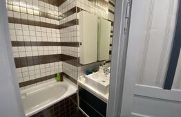 Apartament de 3 camere, decomandat, 121 mp, zona Piata Unirii