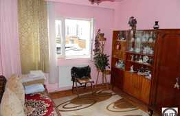 3 camere, 67 mp, 2 balcoane, debara, etaj intermediar, zona strazii Fabricii