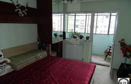 3 camere, 67 mp, 2 balcoane, debara, etaj intermediar, zona strazii Fabricii