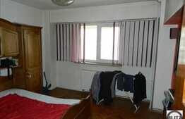 3 camere, 67 mp, 2 balcoane, debara, etaj intermediar, zona strazii Fabricii