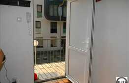 Garsoniera 16 mp utili,  boxa, parcare zona Avram Iancu, posibilitate mansardare