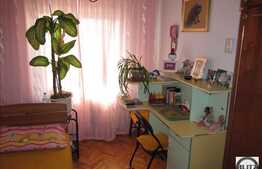 3 camere, 68 mp, decomandat, balcon, boxa la subsol, zona strazii Fabricii!