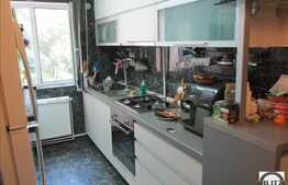 3 camere, 70 mp , garaj, boxa la subsol, 2 parcari, zona strazii Bucium!