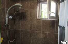 3 camere, 70 mp , garaj, boxa la subsol, 2 parcari, zona strazii Bucium!