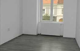 3 camere, 75 mp utili, terasa, parcare, boxa, zona strazii Eroilor.